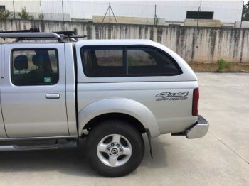 Hard Top Snake Nissan Navara D22 con ventanas correderas